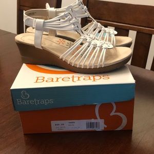 Baretraps White Taren Size 7.5